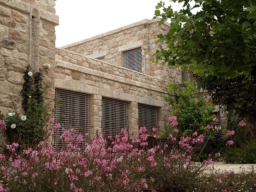 עושים גם בתי אבן