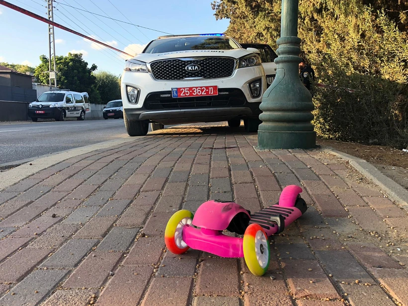 הקורקינט עליו נסעה בת השש שנפצעה קשה מפגיעת רכב