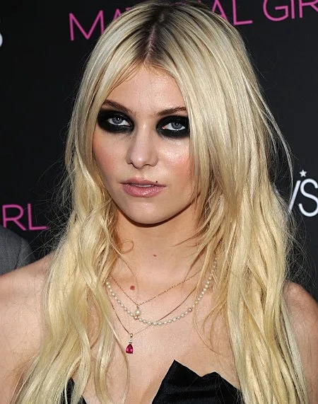 השחקנית הצעירה טיילור מאמזן