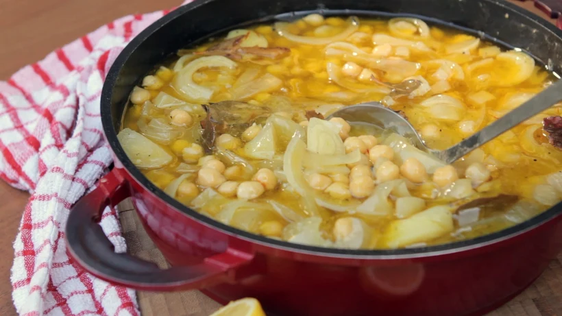 מרק חומוס יווני גדול