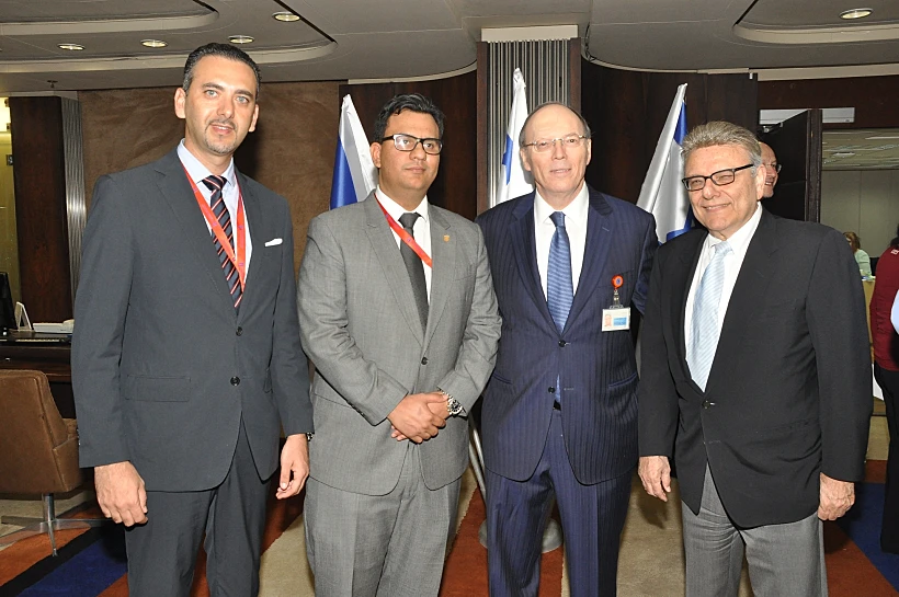 אלי אייזיקוב, שמואל שניצר, הקטור הפריסיז, ארז אקרמן