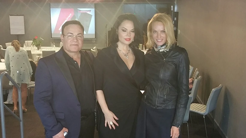 מופע לייזר גלית גוטמן, חוה ומוטי זינגבוים