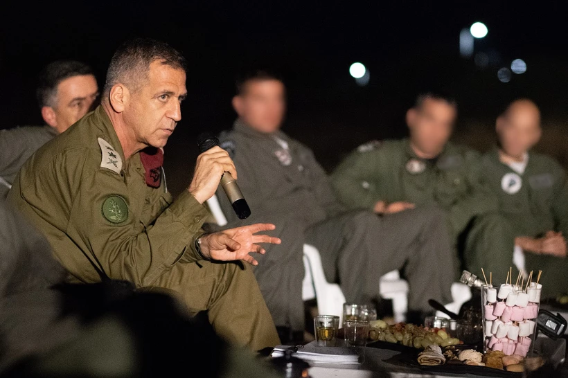 הרמטכ''ל אביב כוכבי במסגרת ''מדורת הצוות'' שהתקיימה בבסיס פלמחים