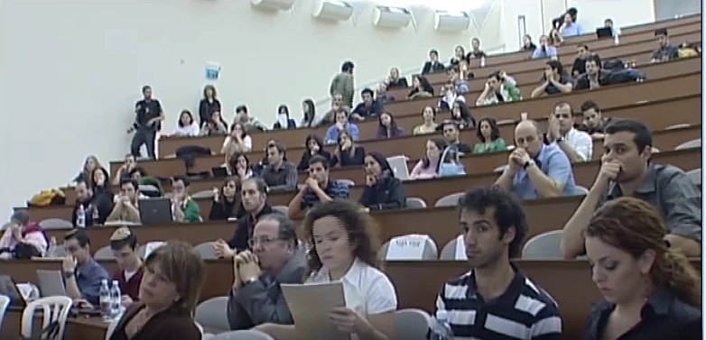 סטודנטים לומדים