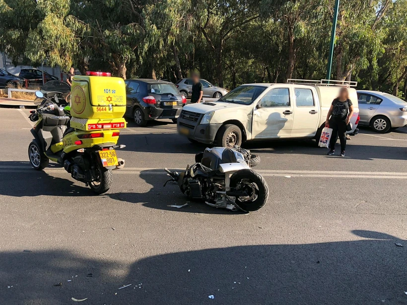 זירת התאונה ברמת גן בה נפצע קשה גבר בן 31
