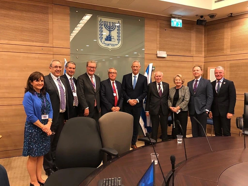 ראש ממשלת אוסטרליה לשעבר, ג'ון הווארד, ופוליטיקאים אוסטרליים נוספים בפגישתם עם ראש הממשלה נתניהו