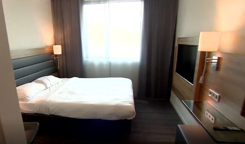 מלון לואו קוסט