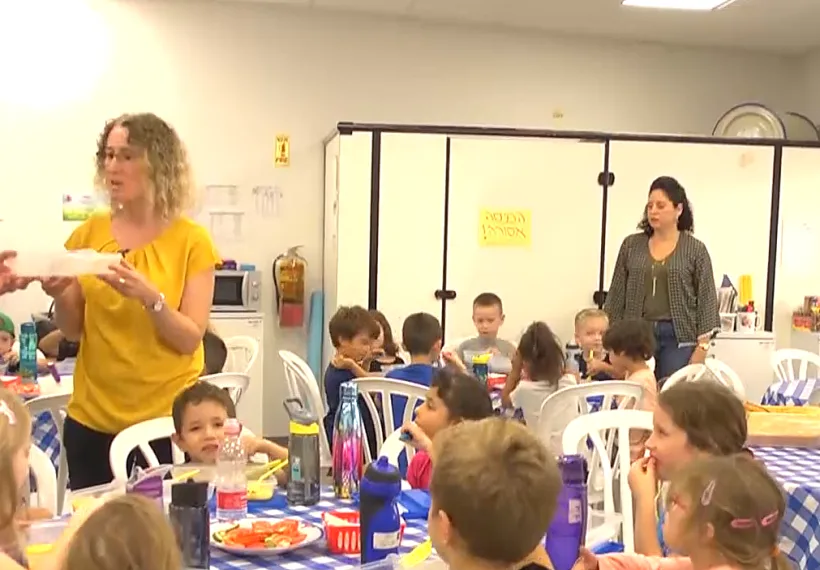 בית הספר יצחק נבון שנפטר מהכלים החד פעמיים