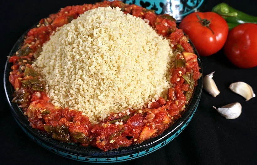 קציצות דגים וסלט משווי של סמדי בומבה