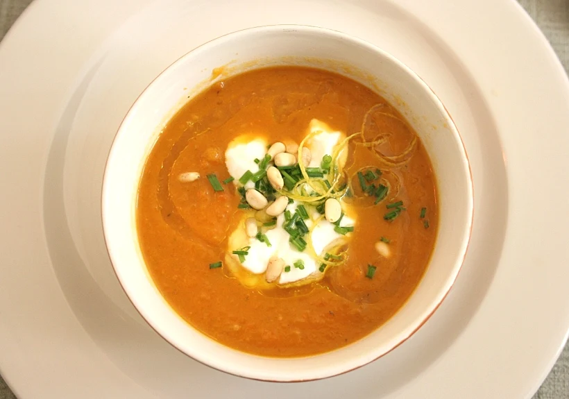 מרק בטטה עם יוגורט ועירית קצוצה