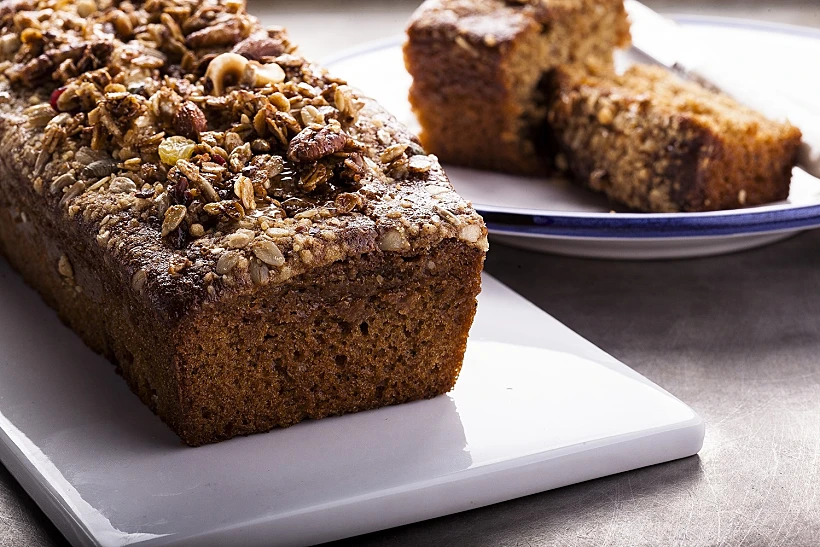 עוגת תפוחים וגרנולה