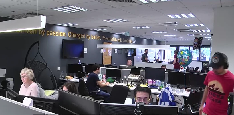 מכורים לעבודה