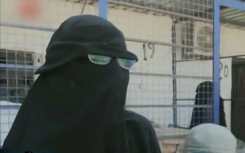 אחת מאלמנות דאע''ש במחנה בגבול סוריה-טורקיה