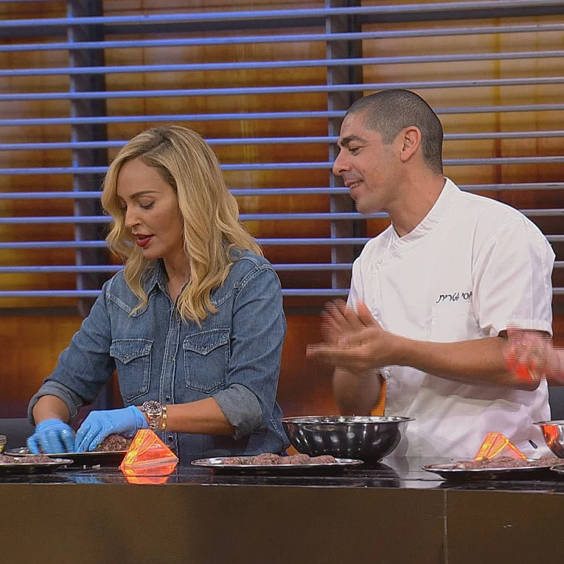 השף יוסי שטרית ומירי בוהדנה מתוך משחקי השף עונה 5 פרק 6