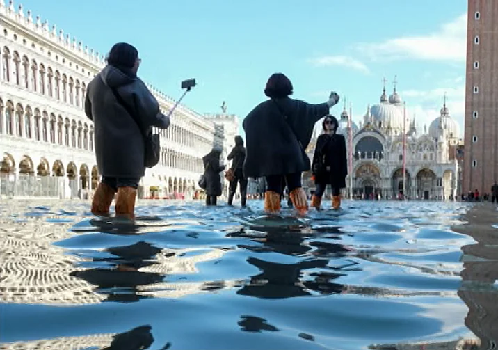 סלפי בוונציה השוקעת