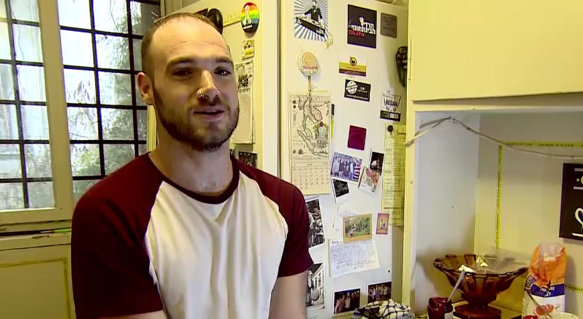 איתמר גלזר, אופה עוגות לנזקקים, ניצולי שואה, חיילים בודדים ועוד