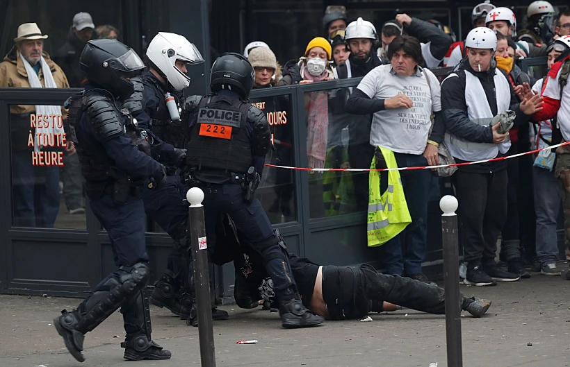 הפגנות האפודים הצהובים בפריז