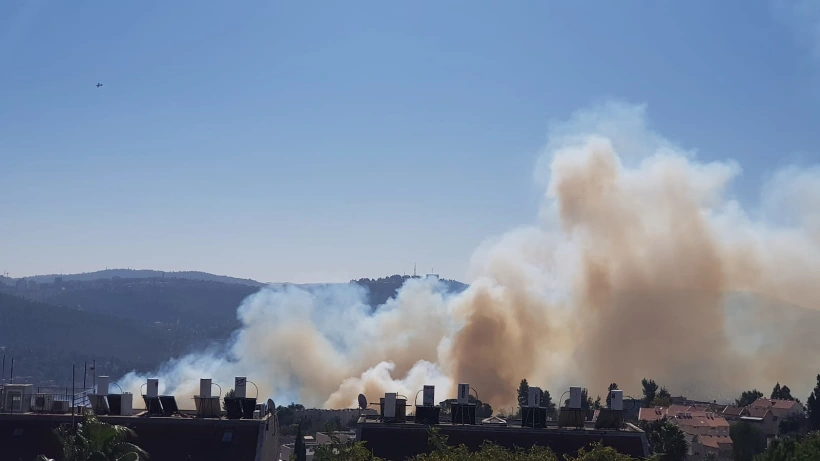 שריפה בוואדי הסמוך לרחוב השושנה במבשרת ציון