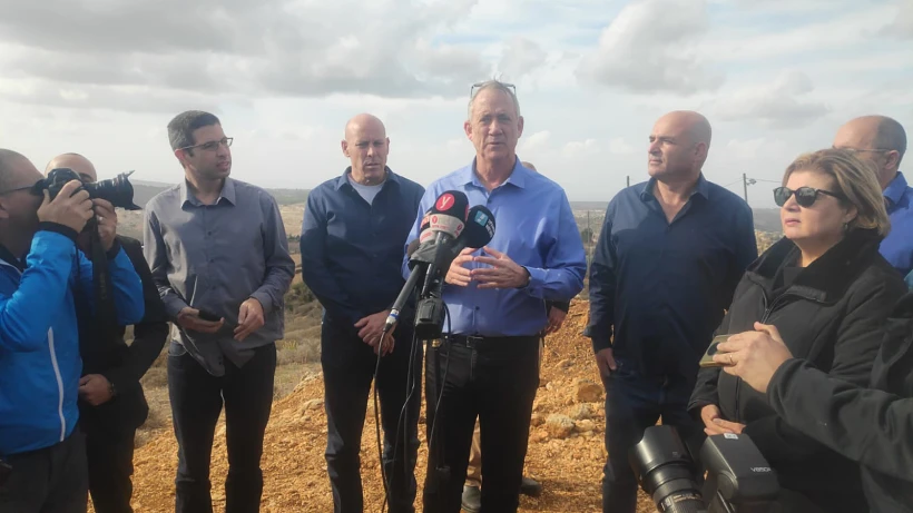 בני גנץ יו''ר כחול לבן בסיור בצפון