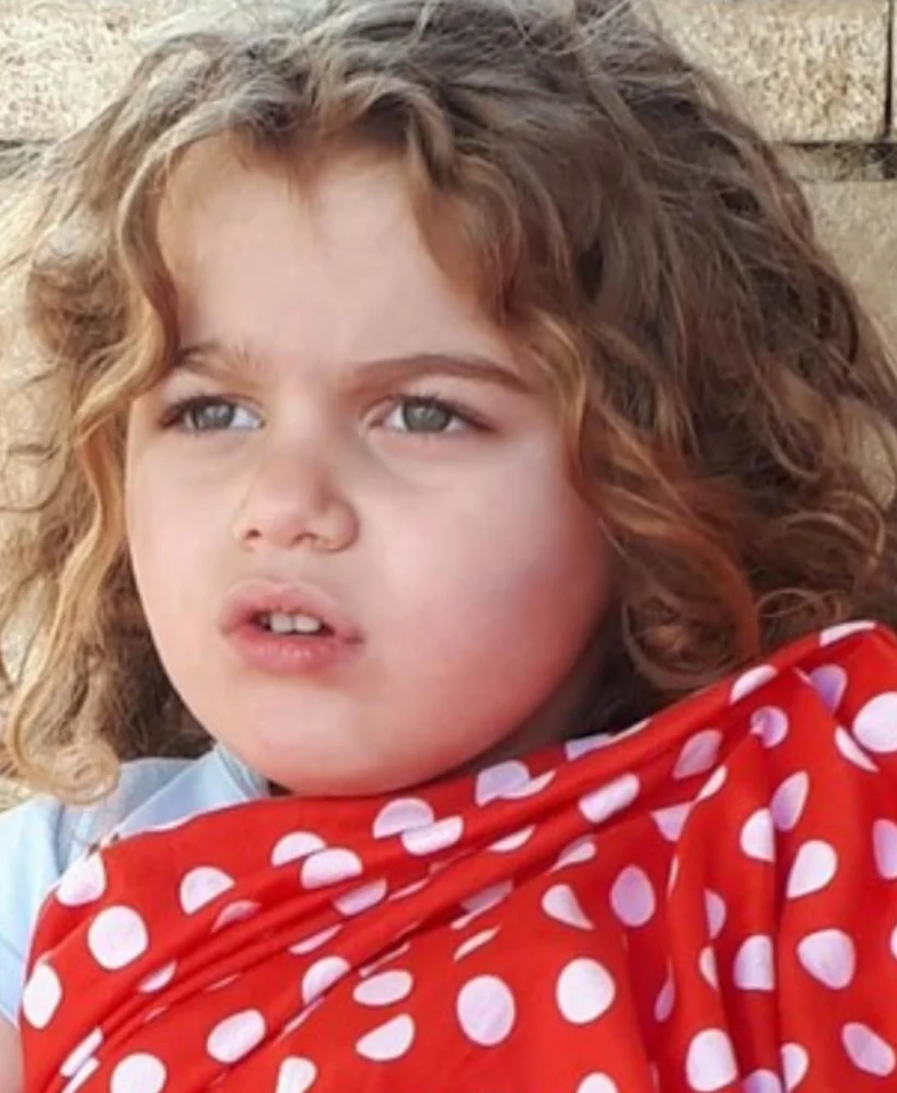 אמילי מולנר, מועכבת יציאה על ידי הרשויות ברוסיה