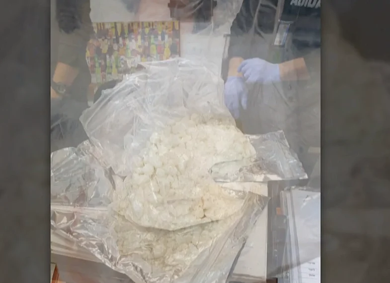 הסמים שנמצאו במעצר ארבעת החשודים בניהול רשת סמים גדולה בתל אביב