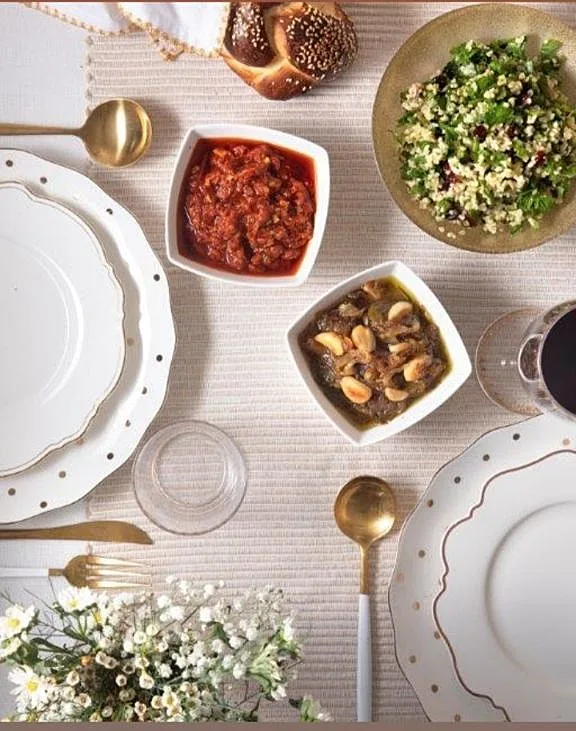 ככה נראה שולחן של קורין גדעון