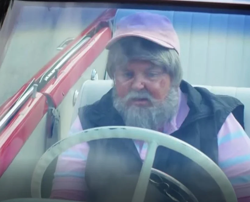 טוני ווטסון בשיר שכבש את המצעדים בעולם