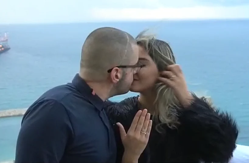 הצעת נישואין על ארובות תחנת הכוח בחדרה