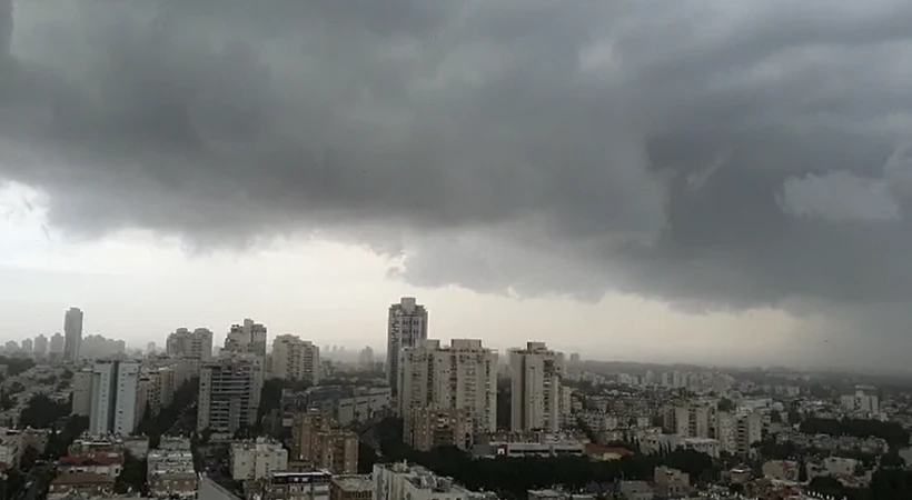 רוחות עזות במרכז הארץ