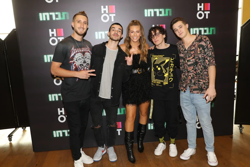 טיילור ובן זיני עם כוכבי תברחו