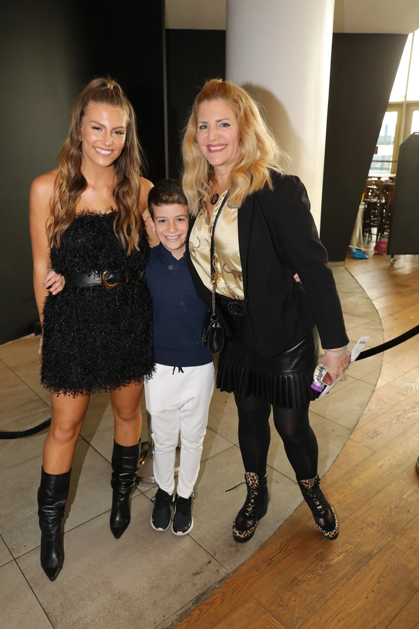 טיילור מלכוב עם אמה דבי מילשטיין