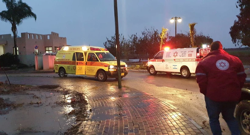 הזירה בה הגבר ושני הילדים הובאו לקבלת טיפול רפואי לאחר שנסחפו