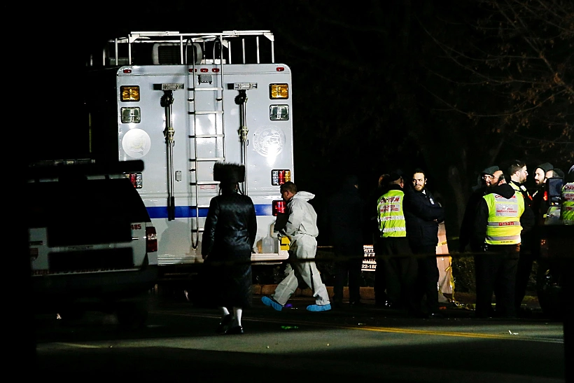 זירת הפיגוע במונסי, ניו יורק, שם נדקרו חמישה בני אדם במהלך חגיגות החנוכה