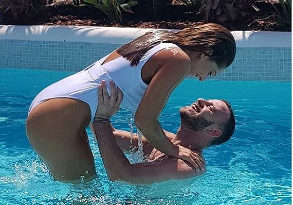 יחזור לזרועות מעיין אדם?