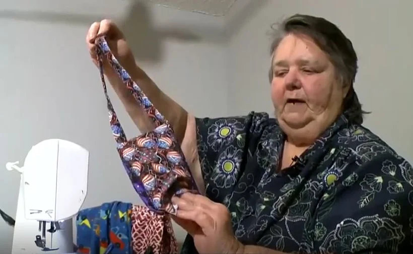 ג'יל ארנולדי, סורגת כיסים לבעלי החיים באוסטרליה