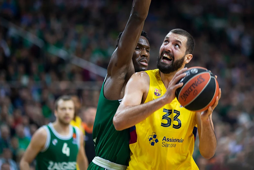 ניקולה מירוטיץ' שחקן ברצלונה