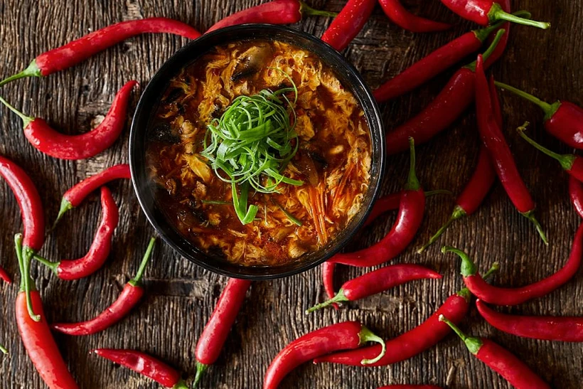 מרק חמוץ חריף של פקין