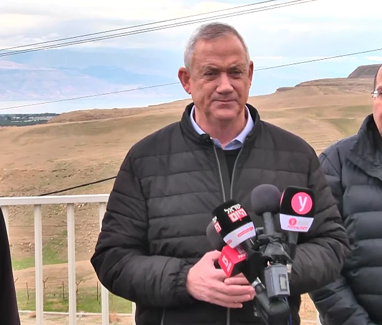 יו''ר מפלגת כחול לבן בני גנץ בסיור בבקעת הירדן