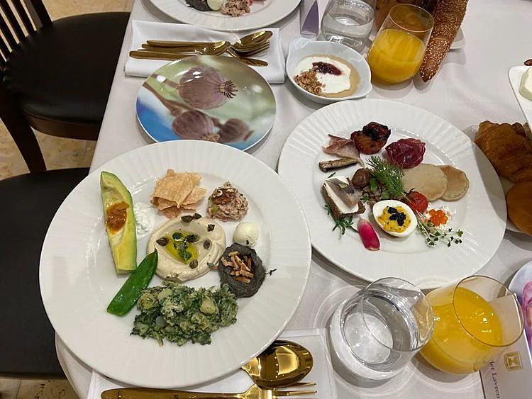 הארוחה שהכין שאול בן אדרת לפוטין