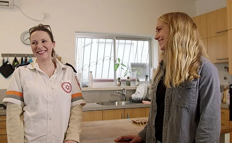 רננה צור והפרמדיקית שהצילה את חייה