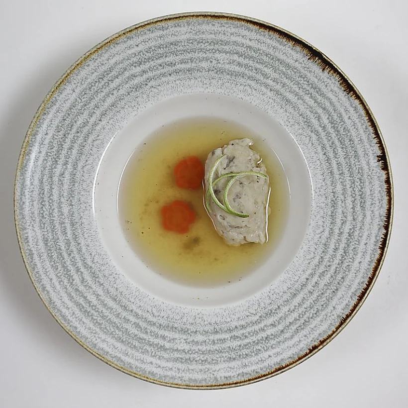 מתכון לגפילטע בציר יוזו של רנן בלומנרייך קומטה