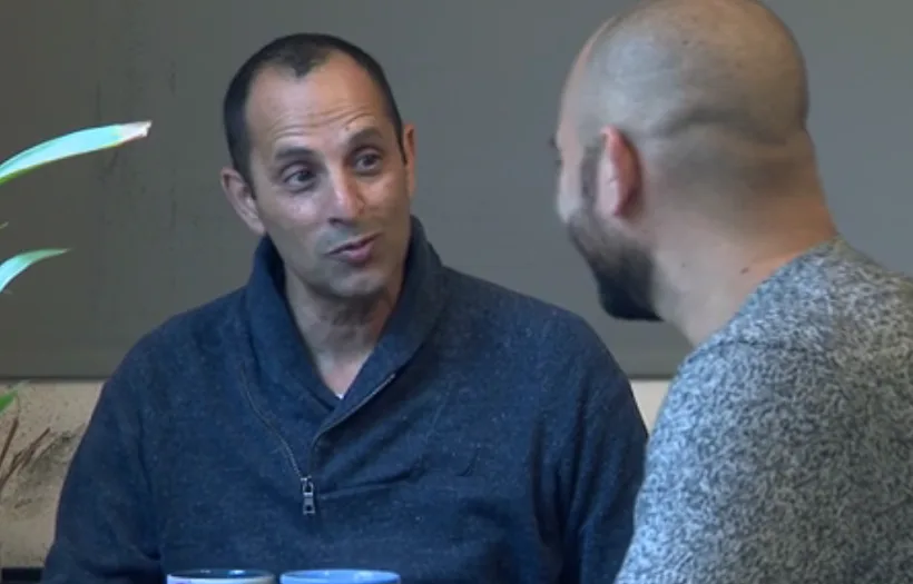 שי פורת, עם ילדו הדר, שיצא מהארון