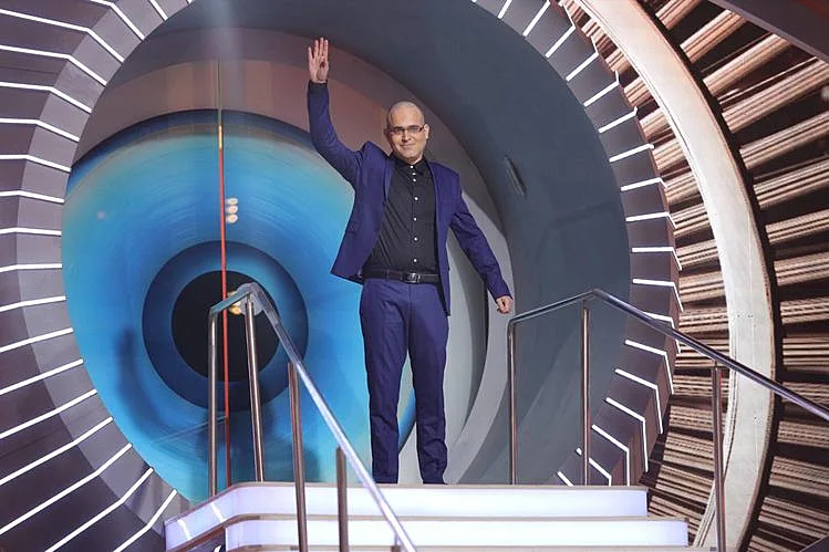 עוזב את הבית. אלון ווליקיבצקי