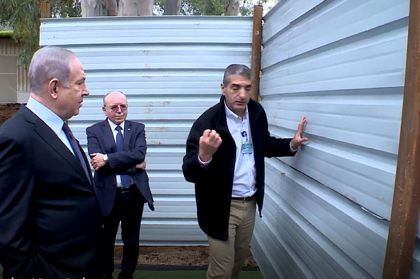 בנימין נתניהו בסיור במתחם החדש שהוקם בשיבא בעקבות וירוס הקורונה