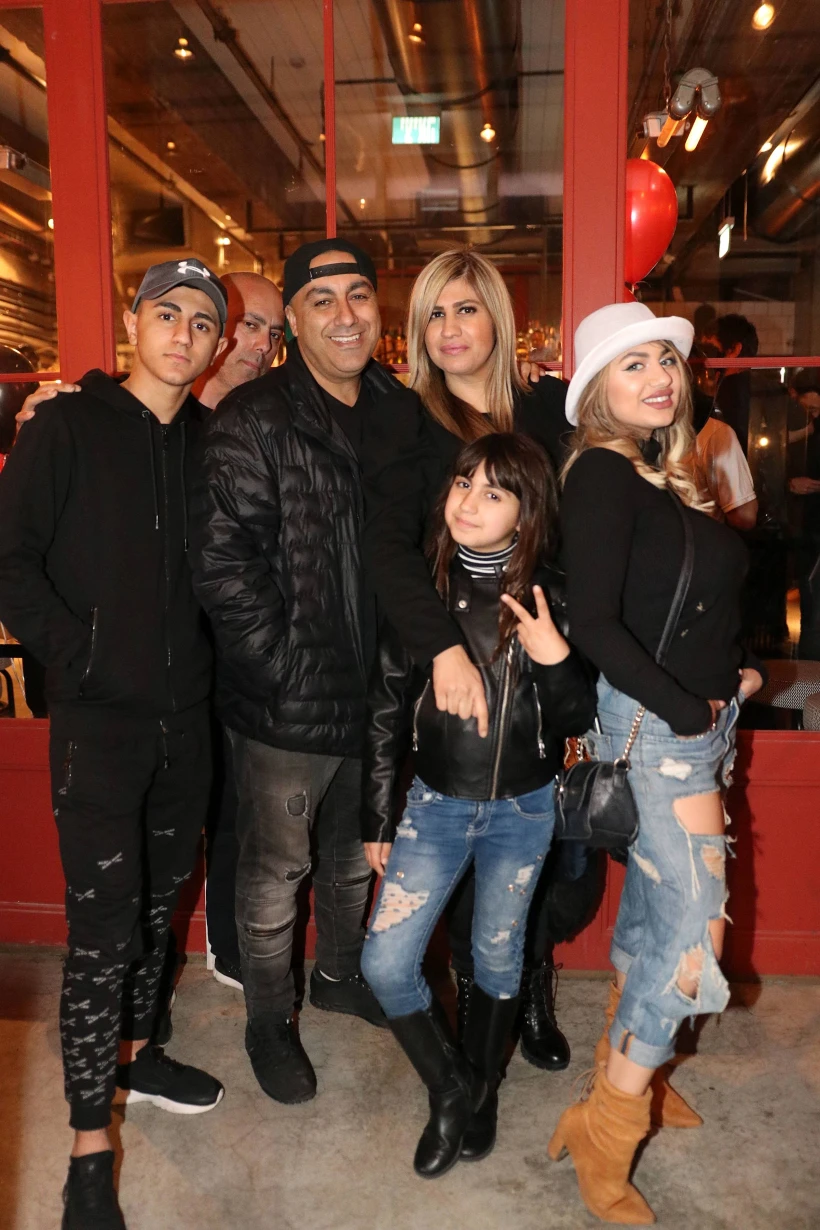 אתם מקנאים בי מותק. משפחת אליהו