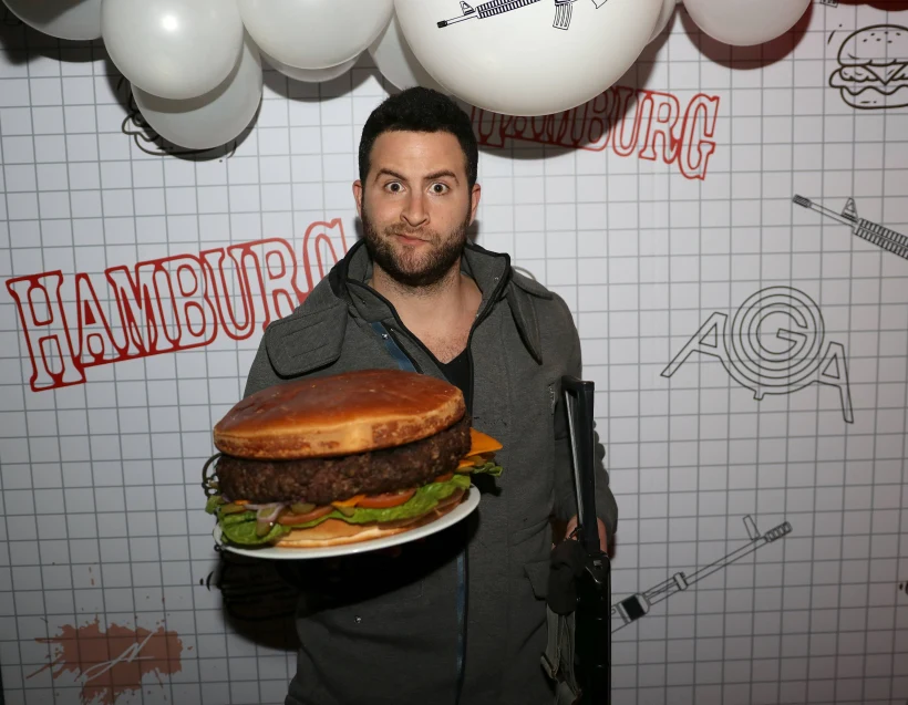 באת להטריל? גיא הוכמן