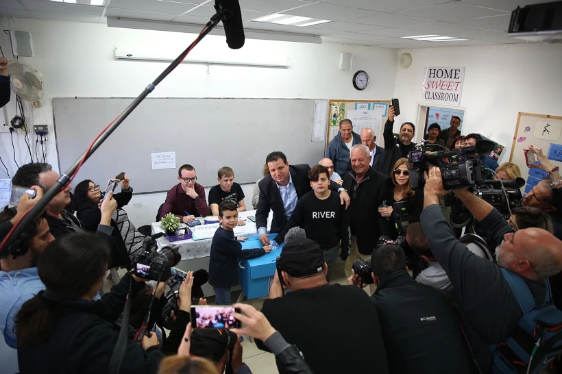 איימן עודה מצביע