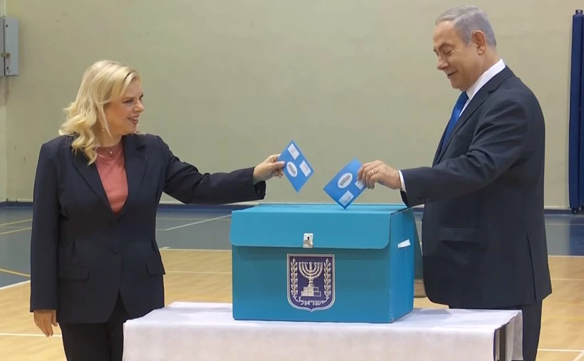 בנימין ושרה נתניהו מצביעים
