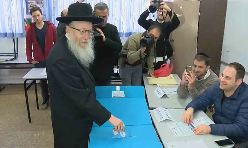 ליצמן מצביע בקלפי