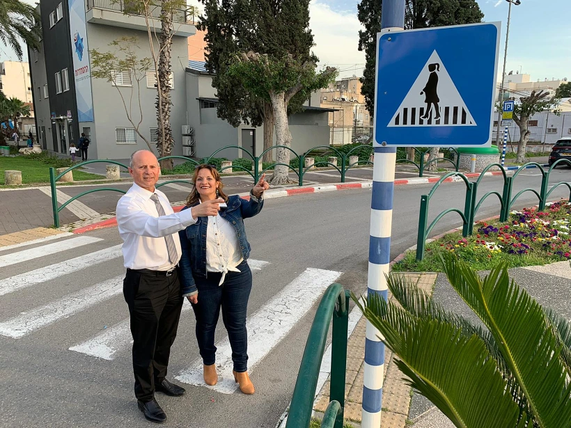 תמרור מעבר חצייה לרגל יום האישה בעפולה